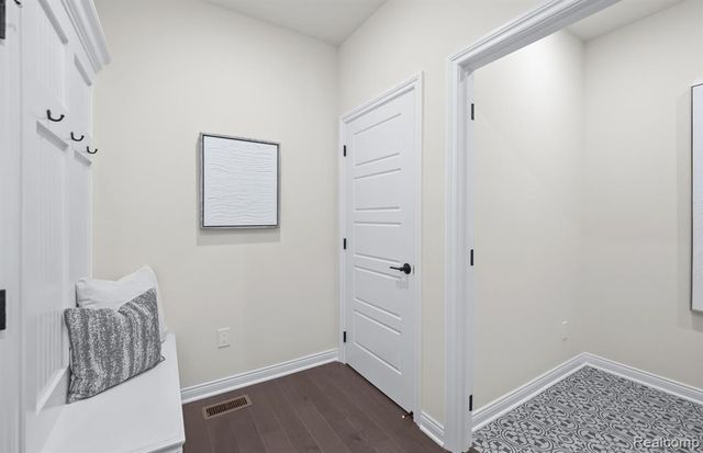 2055 Marigold Way, Milford, MI 48381