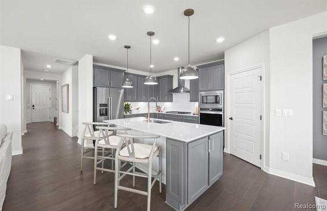 2055 Marigold Way, Milford, MI 48381