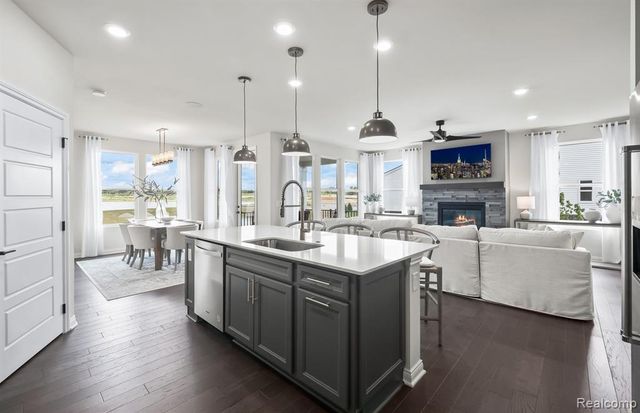 2055 Marigold Way, Milford, MI 48381