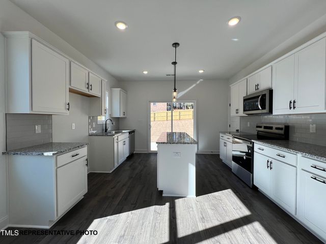 686 Springtooth Drive, Zebulon, NC 27597