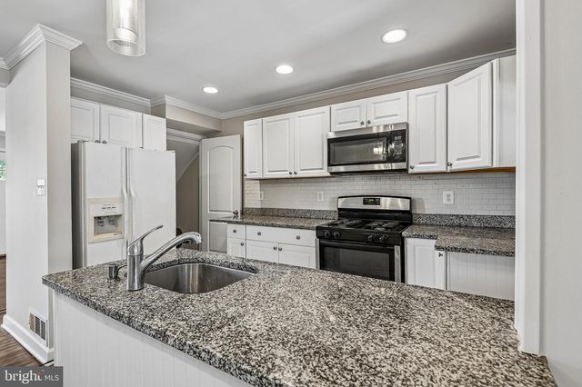 8022 WALLACE, Baltimore, MD 21222