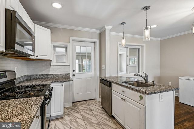 8022 WALLACE, Baltimore, MD 21222