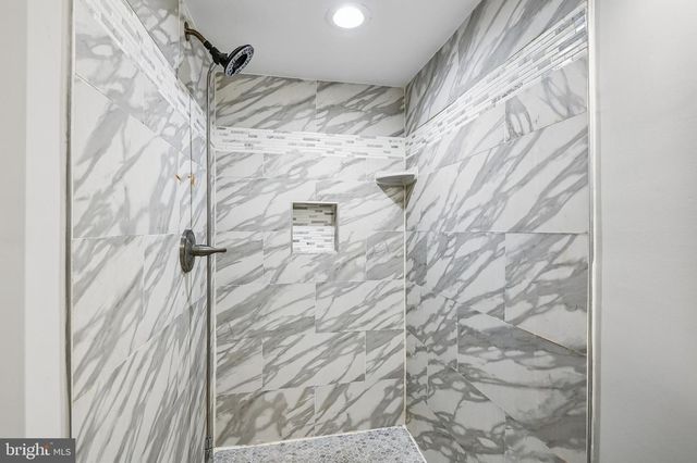 8022 WALLACE, Baltimore, MD 21222