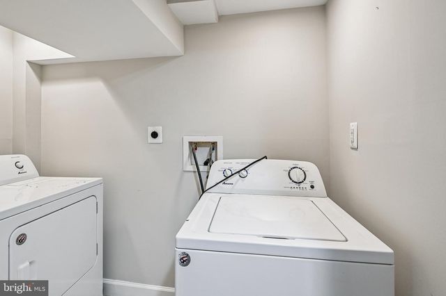 8022 WALLACE, Baltimore, MD 21222