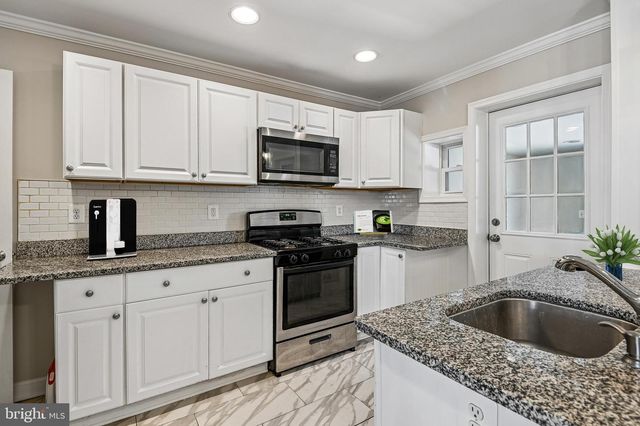 8022 WALLACE, Baltimore, MD 21222