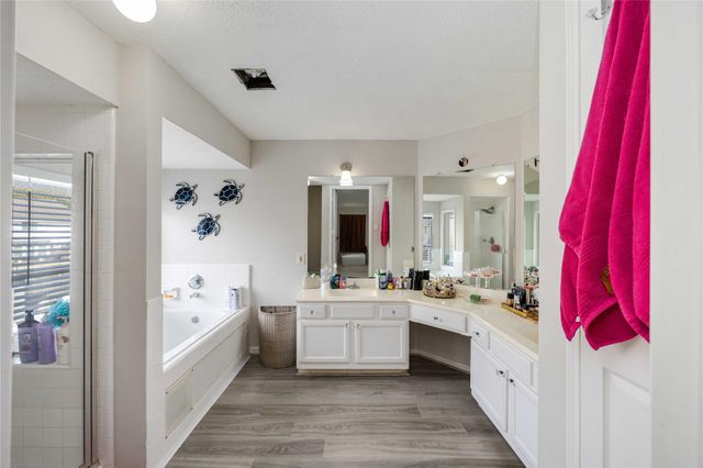 414 Welford Lane, Highlands, TX 77562