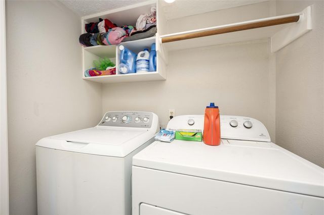 414 Welford Lane, Highlands, TX 77562