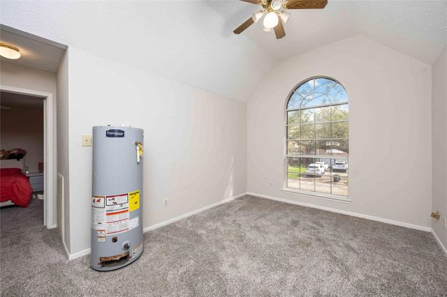 414 Welford Lane, Highlands, TX 77562