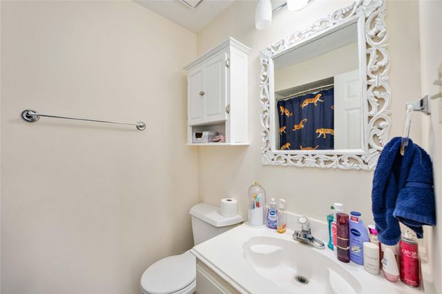 414 Welford Lane, Highlands, TX 77562