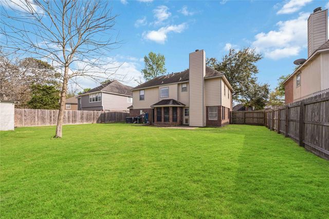 414 Welford Lane, Highlands, TX 77562