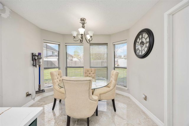 414 Welford Lane, Highlands, TX 77562