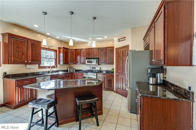 8493 Deacon Avenue NW, North Canton, OH 44720