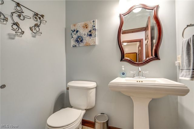 8493 Deacon Avenue NW, North Canton, OH 44720