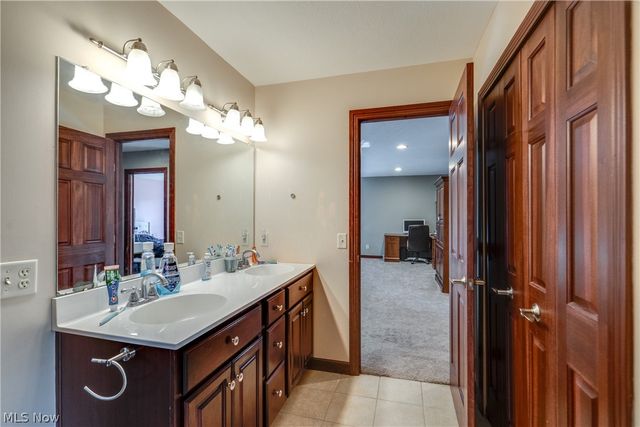 8493 Deacon Avenue NW, North Canton, OH 44720