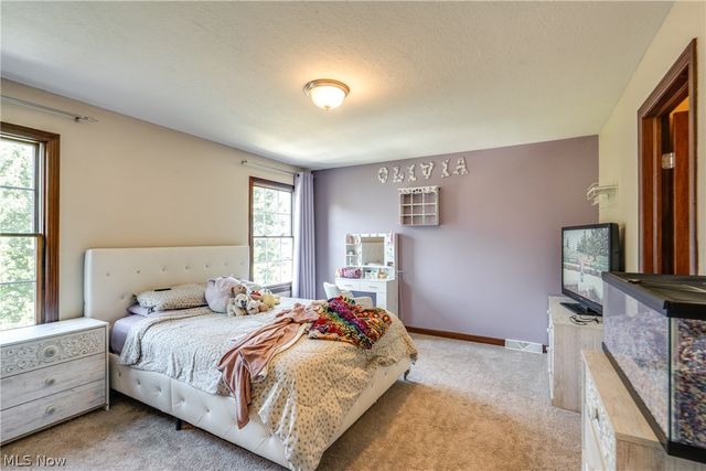 8493 Deacon Avenue NW, North Canton, OH 44720
