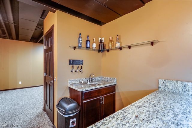 8493 Deacon Avenue NW, North Canton, OH 44720