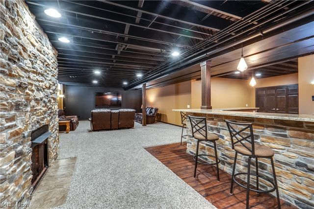 8493 Deacon Avenue NW, North Canton, OH 44720