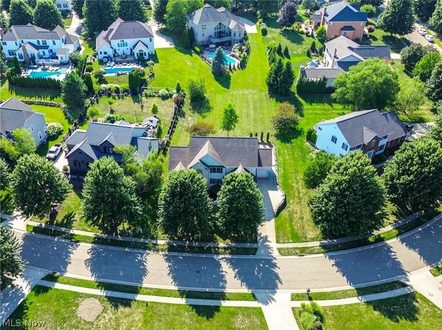 8493 Deacon Avenue NW, North Canton, OH 44720