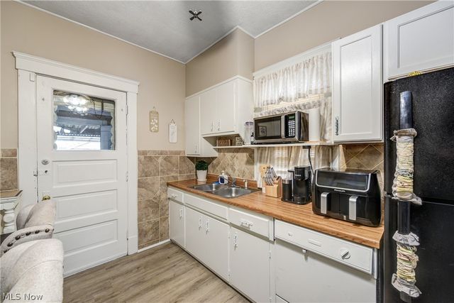 15301 Daniel Avenue, Cleveland, OH 44110