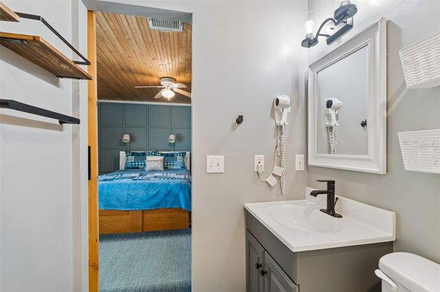 487 PINELLAS BAYWAY S 207, St Petersburg, FL 33715