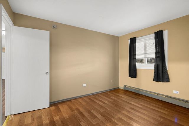 107 W Elk Trail 106, Carol Stream, IL 60188