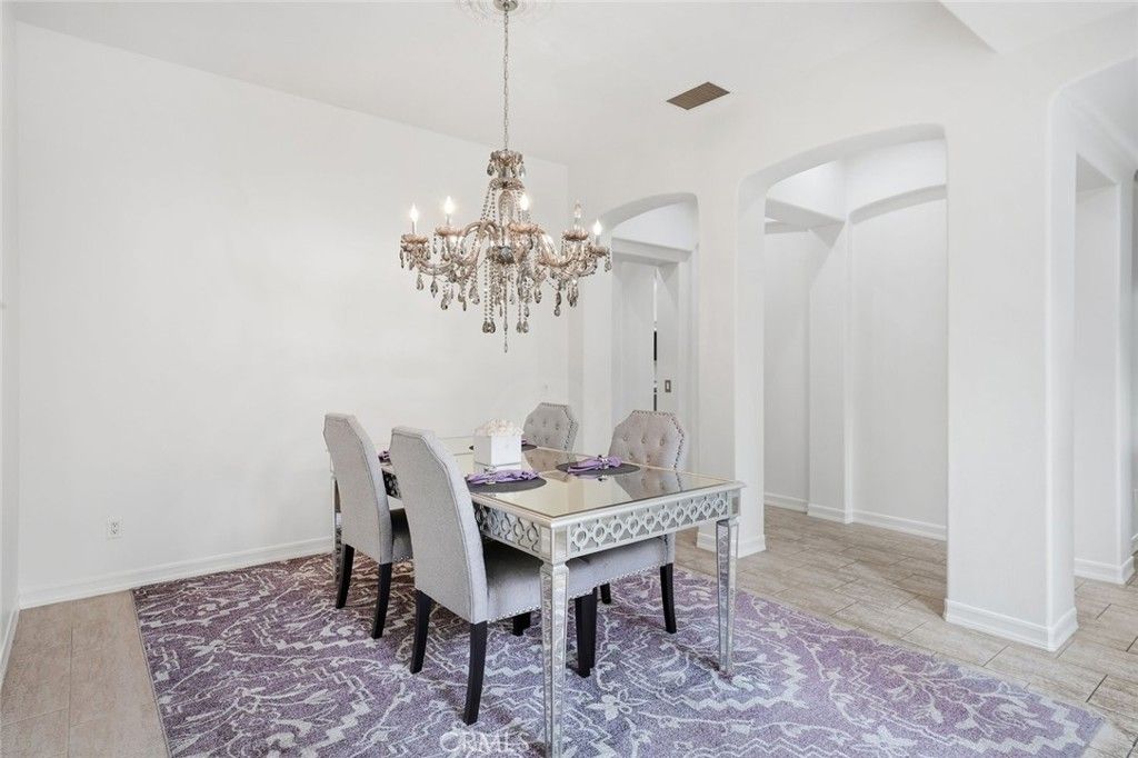 Image 10 of property listing at 26911 Beverly Glen Court, Valencia, CA 91355
