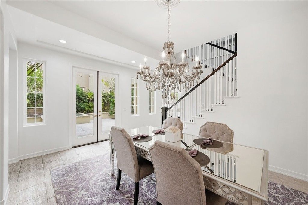 Image 11 of property listing at 26911 Beverly Glen Court, Valencia, CA 91355