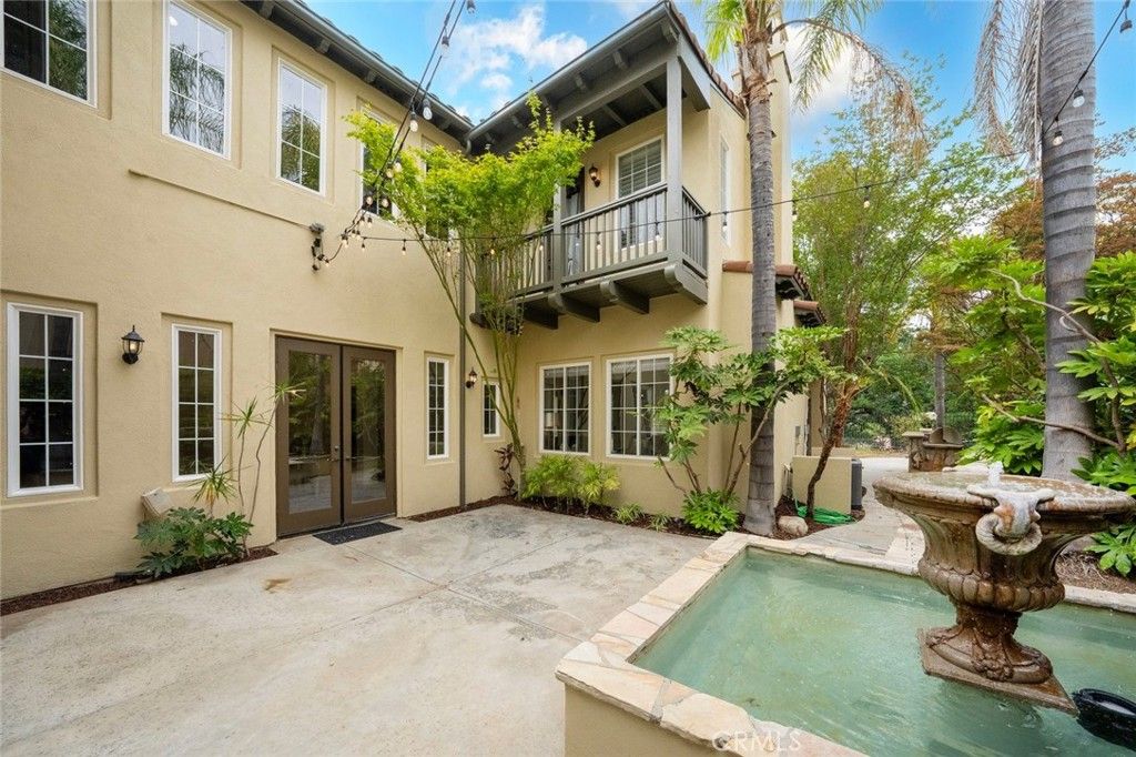 Image 13 of property listing at 26911 Beverly Glen Court, Valencia, CA 91355