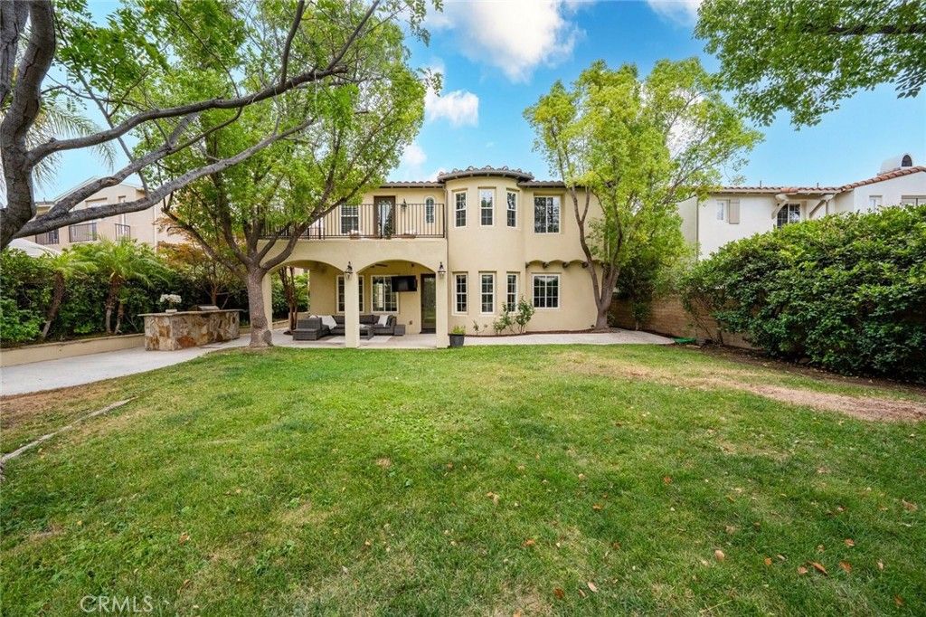 Image 3 of property listing at 26911 Beverly Glen Court, Valencia, CA 91355