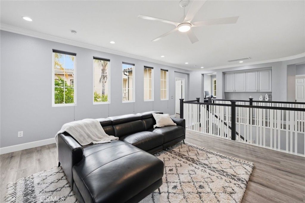 Image 33 of property listing at 26911 Beverly Glen Court, Valencia, CA 91355