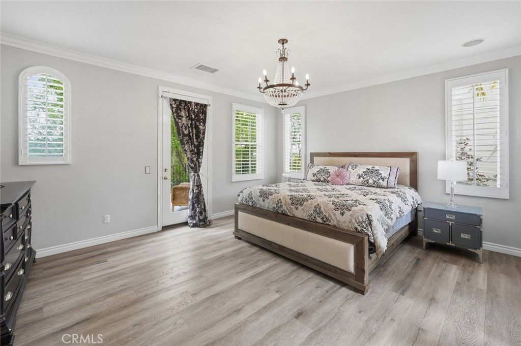 Image 36 of property listing at 26911 Beverly Glen Court, Valencia, CA 91355