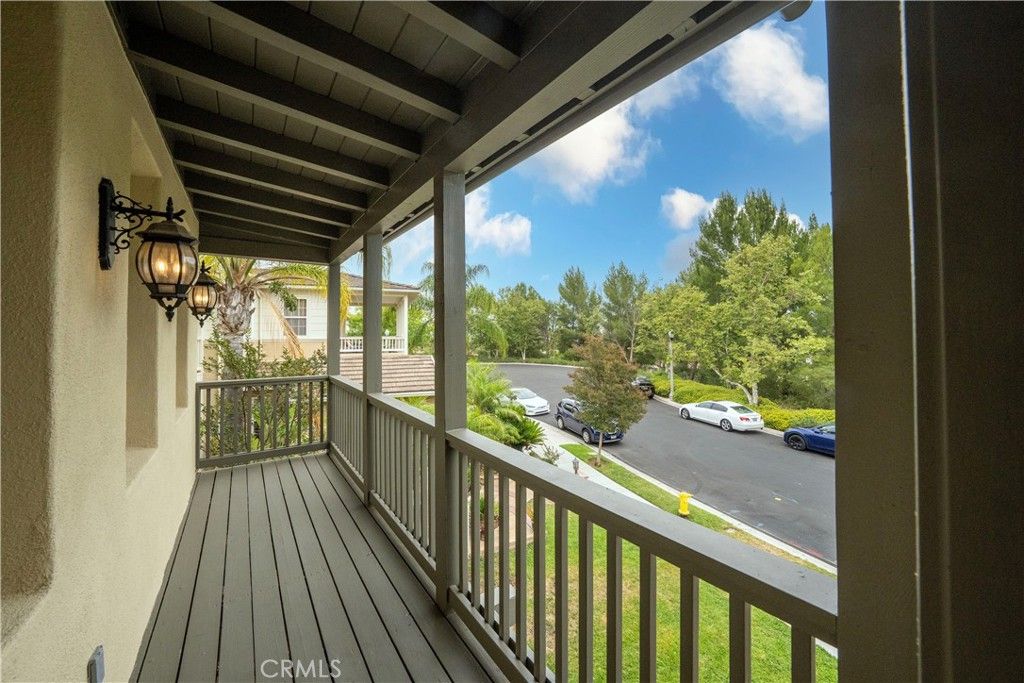Image 52 of property listing at 26911 Beverly Glen Court, Valencia, CA 91355