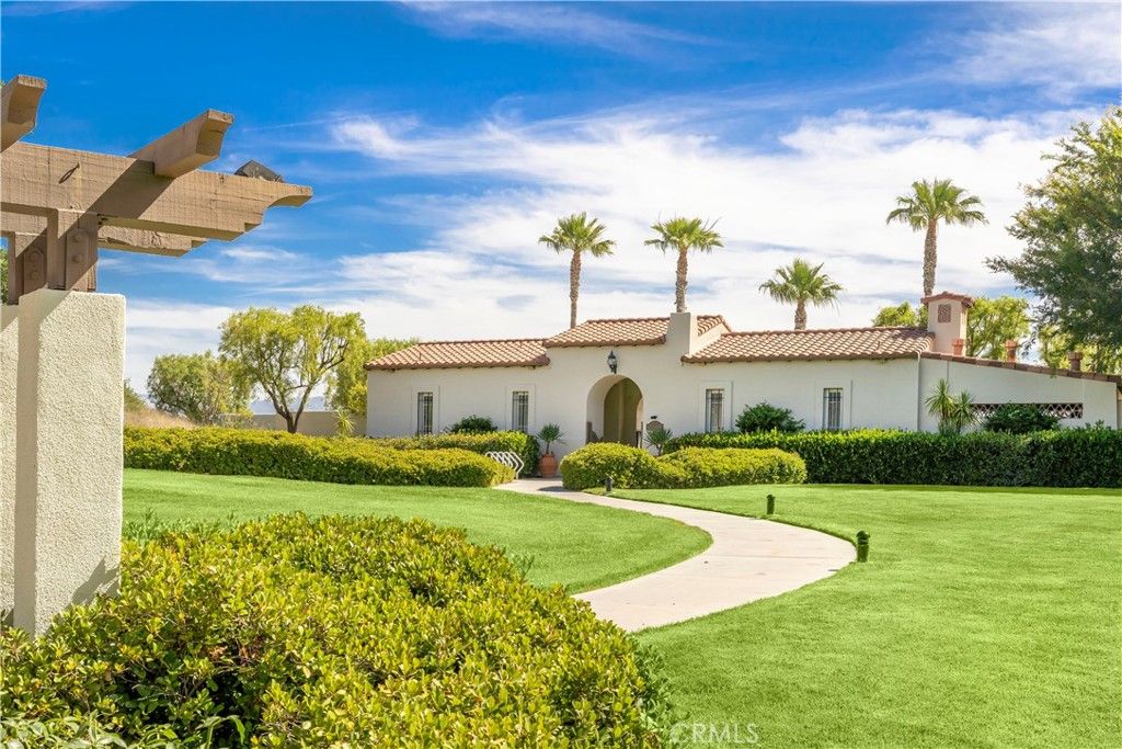 Image 64 of property listing at 26911 Beverly Glen Court, Valencia, CA 91355