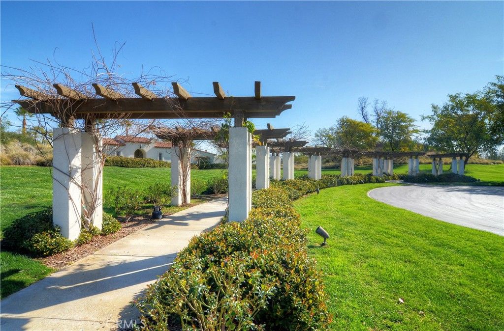 Image 67 of property listing at 26911 Beverly Glen Court, Valencia, CA 91355