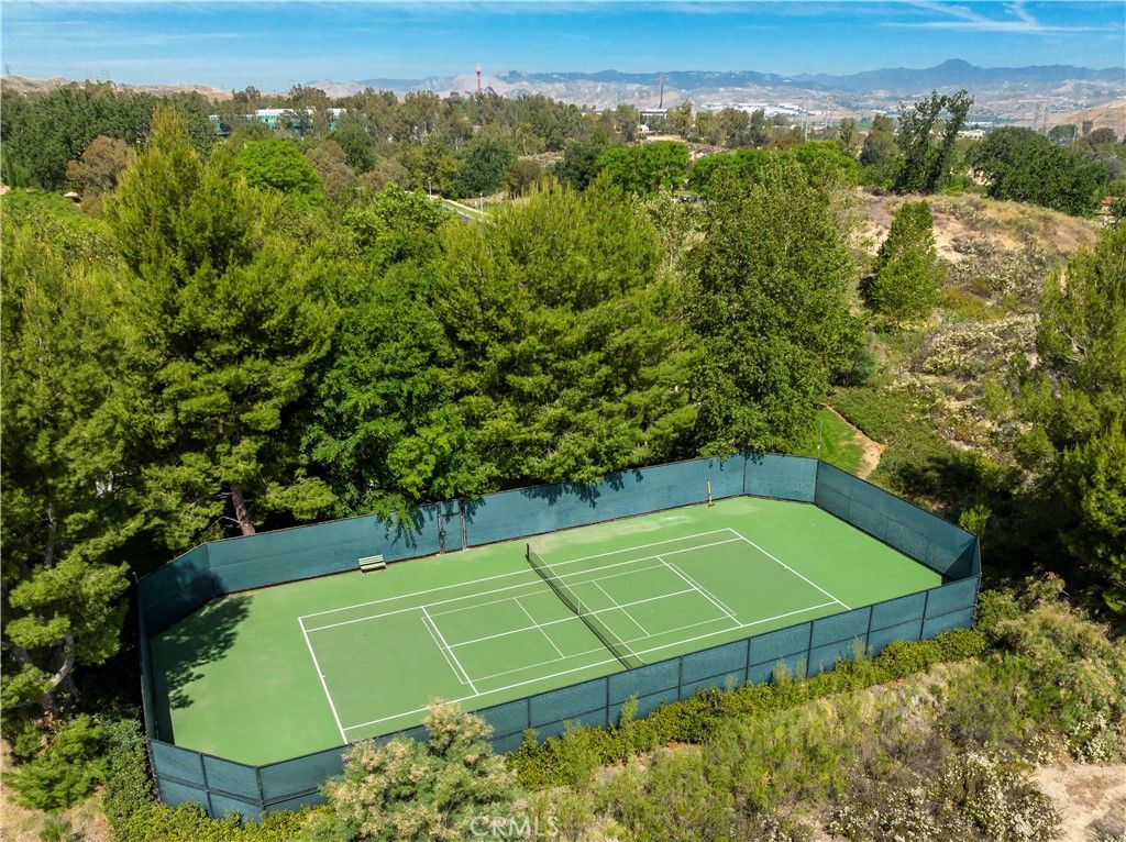 Image 70 of property listing at 26911 Beverly Glen Court, Valencia, CA 91355