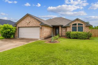 1040 Cardinal Drive, Richwood, TX 77566