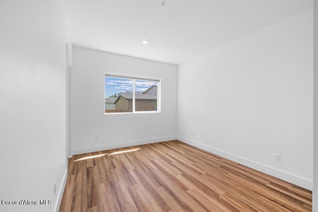 50 Carnelian Ave, 203, Ponderay, ID 83852