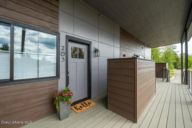 50 Carnelian Ave, 203, Ponderay, ID 83852