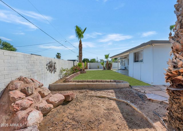 3904 E SAHUARO Drive, Phoenix, AZ 85028