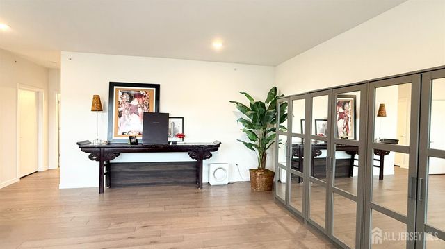 542 Lorhan Drive, Piscataway, NJ 08854