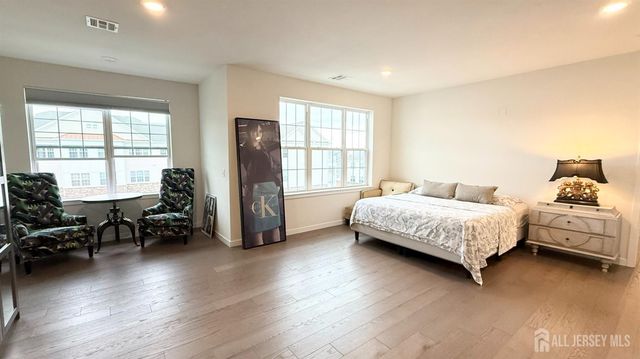 542 Lorhan Drive, Piscataway, NJ 08854