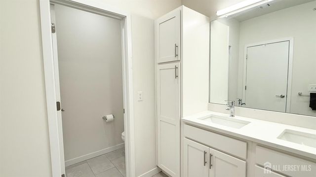 542 Lorhan Drive, Piscataway, NJ 08854