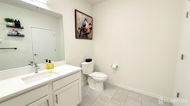 542 Lorhan Drive, Piscataway, NJ 08854
