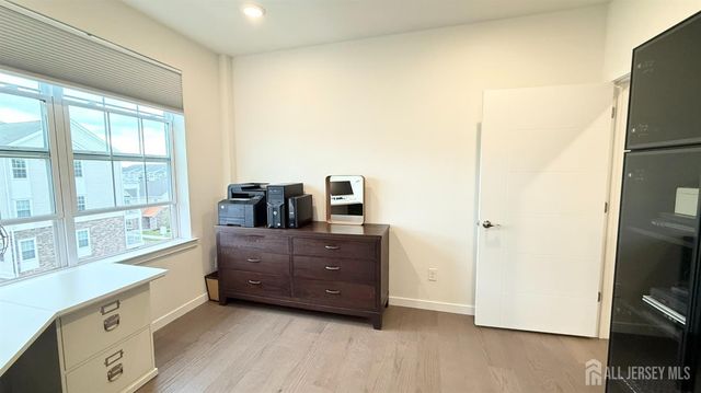 542 Lorhan Drive, Piscataway, NJ 08854