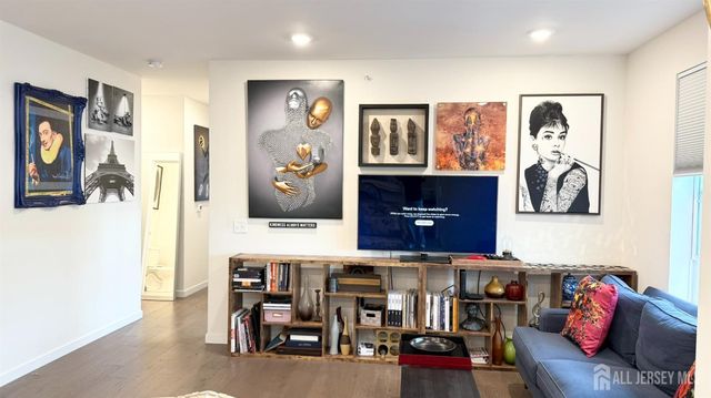 542 Lorhan Drive, Piscataway, NJ 08854