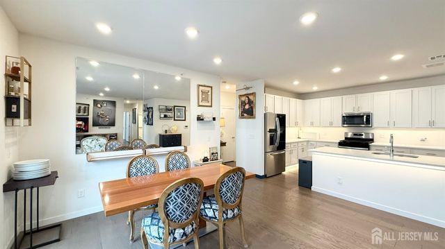542 Lorhan Drive, Piscataway, NJ 08854