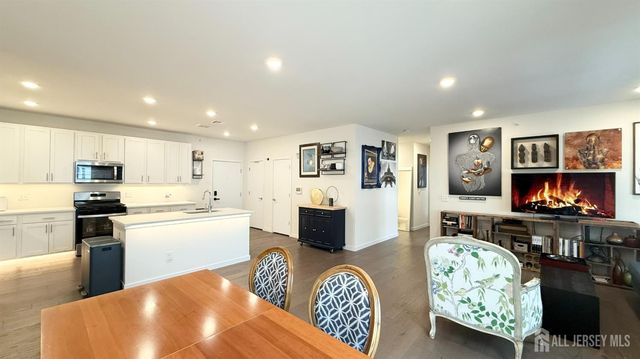 542 Lorhan Drive, Piscataway, NJ 08854