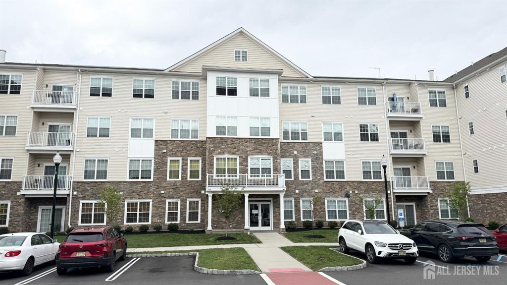 542 Lorhan Drive, Piscataway, NJ 08854