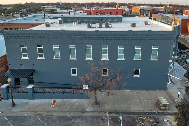 200 W Brown Street 203, Ennis, TX 75119