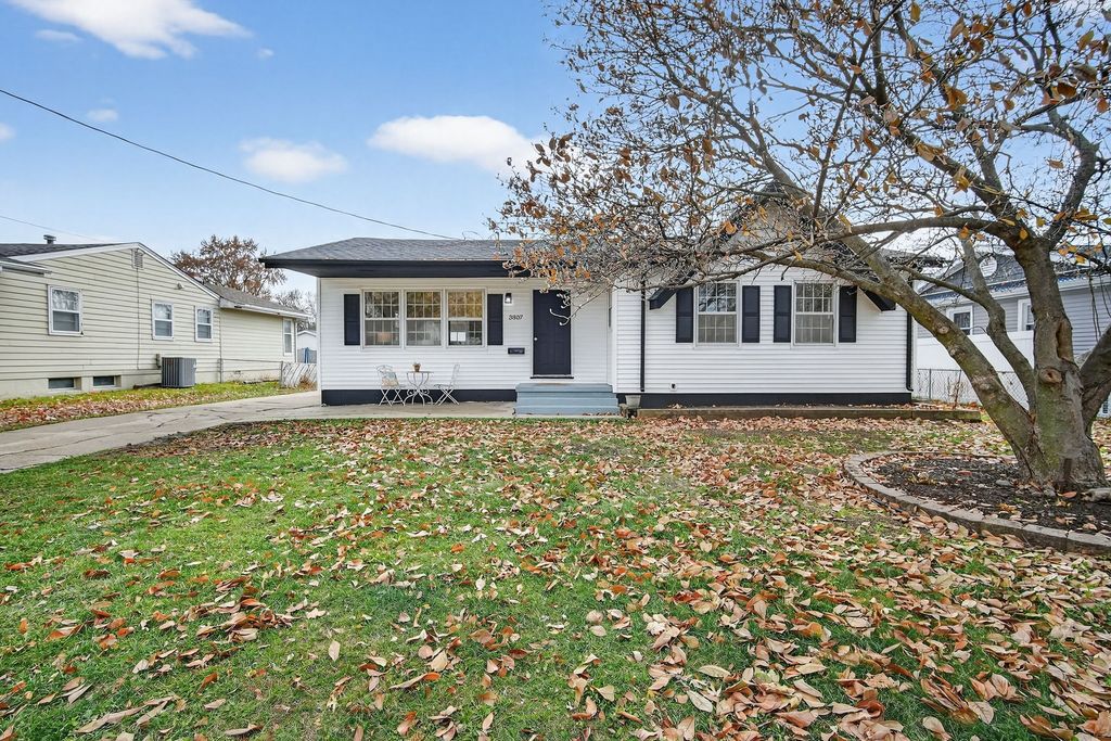 3807 Glen Ellen Drive, Des Moines, IA 50317